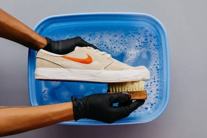 Shoe cleaning service Abu Dhabi 2026